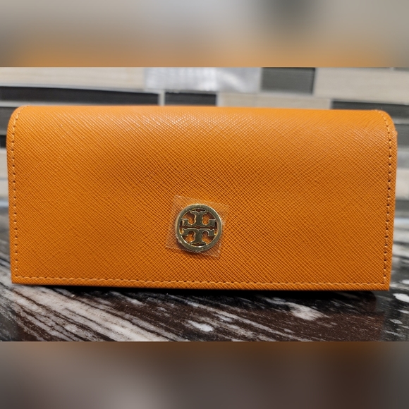 NEW Auth Tory Burch Leather Eyeglass Case w Matching Tory Burch Cleaning Cloth - Picture 3 of 8